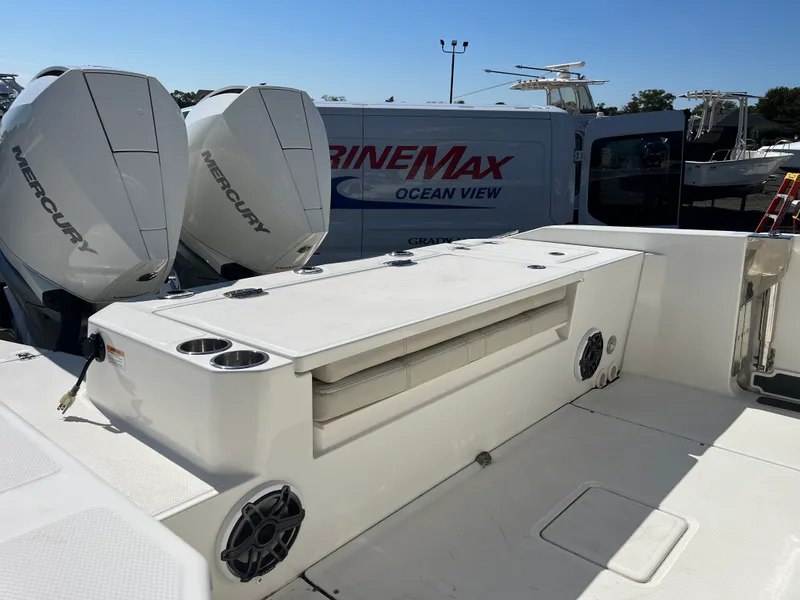 Slide: The Image of Boston Whaler 280 DAUNTLESS 2023 - 19