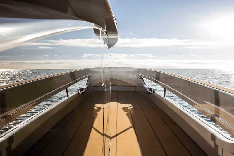 Slide: The Image of Azimut Seadeck 6 2027 - 11