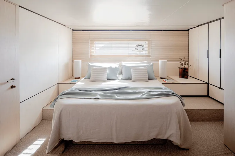 Slide: The Image of Azimut Seadeck 6 2027 - 13