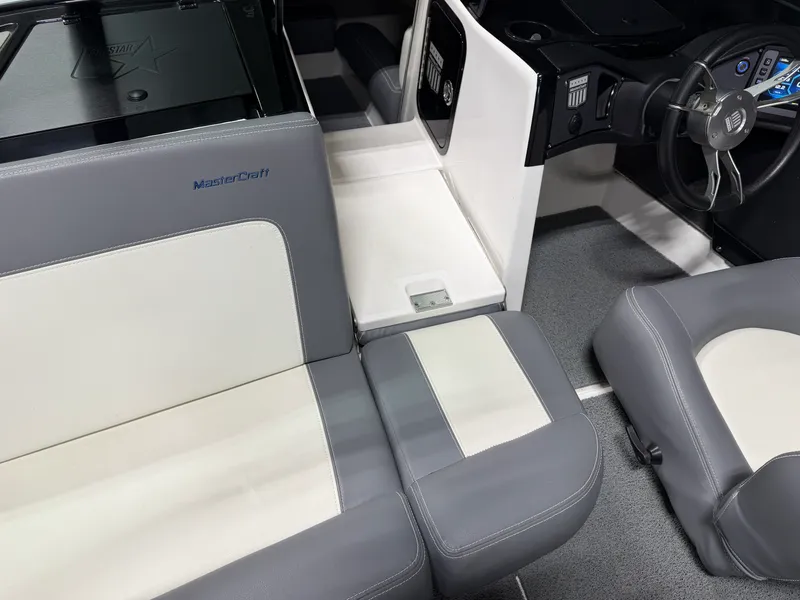 Slide: The Image of Mastercraft PROSTAR 2020 - 25