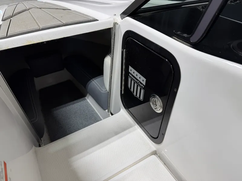 Slide: The Image of Mastercraft PROSTAR 2020 - 37