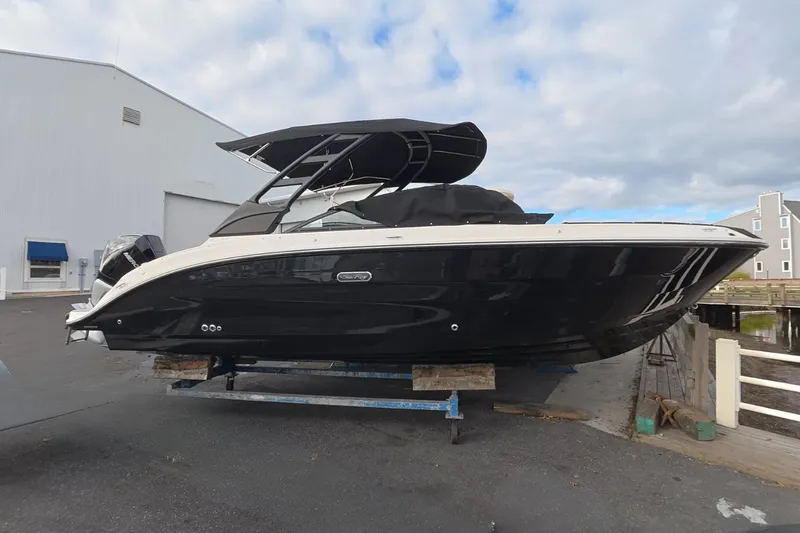 The Image of Sea Ray SDX 250 Outboard 2027 - 0