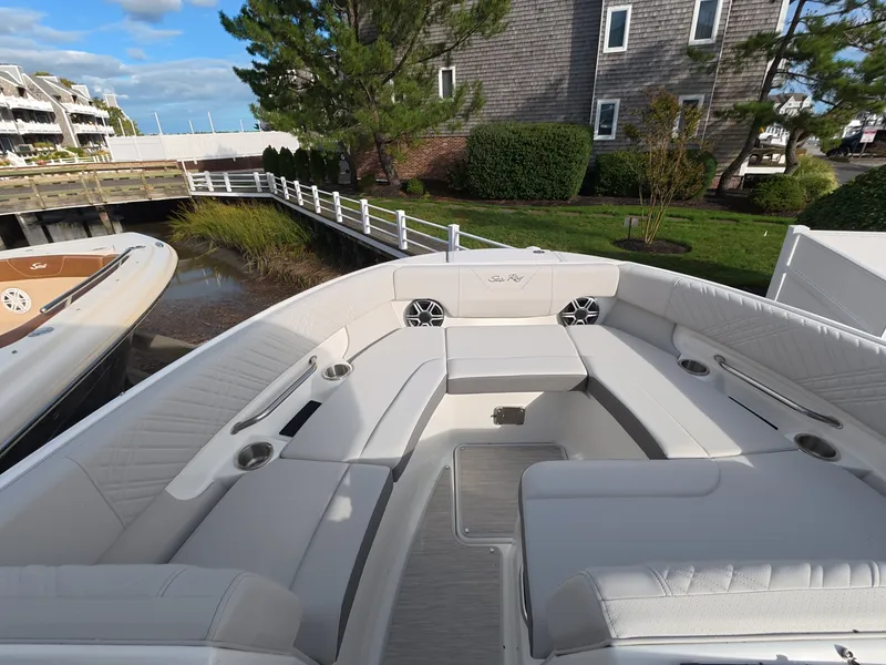 Slide: The Image of Sea Ray SDX 250 Outboard 2027 - 17