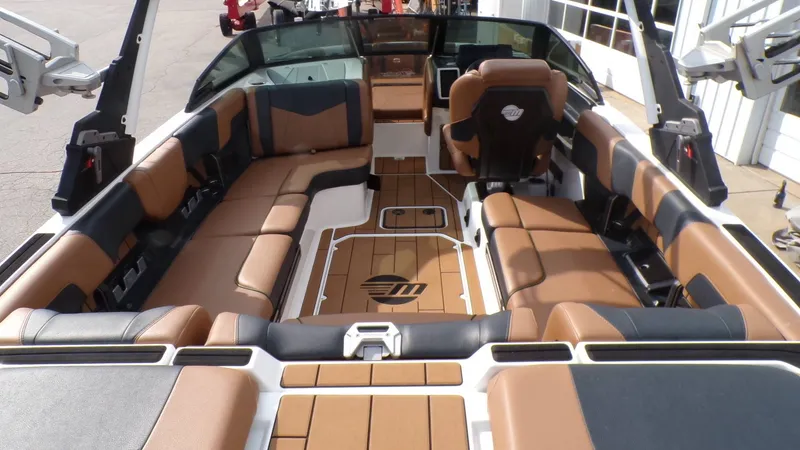 Slide: The Image of Malibu 23 MXZ 2022 - 6