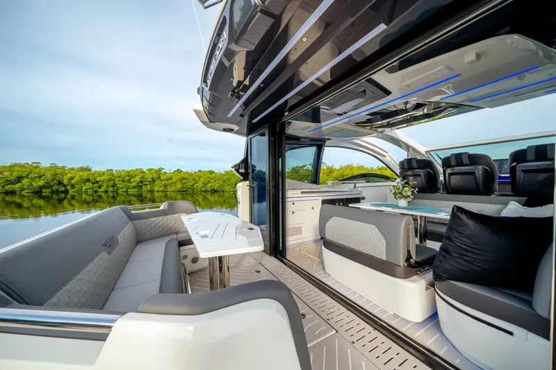 Slide: The Image of Galeon 435 GTO 2025 - 13