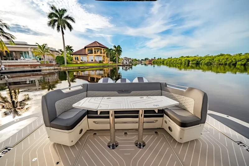 Slide: The Image of Galeon 435 GTO 2025 - 15