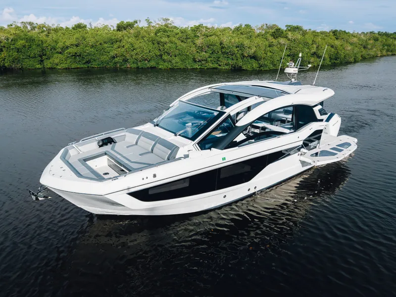 Slide: The Image of Galeon 435 GTO 2025 - 1