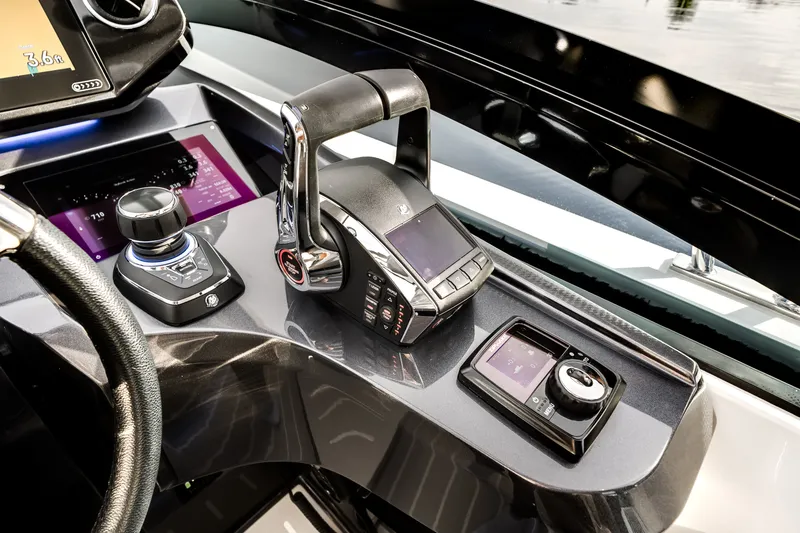 Slide: The Image of Galeon 435 GTO 2025 - 39