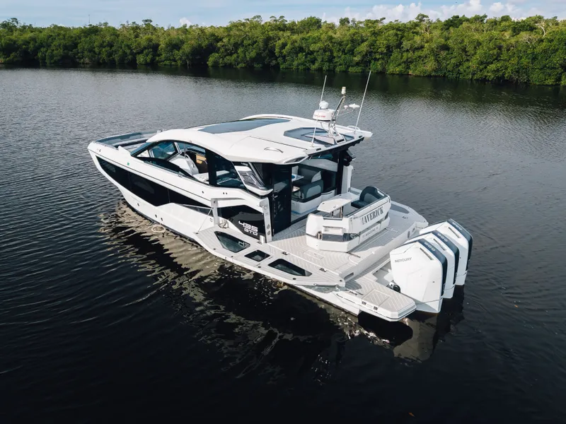 Slide: The Image of Galeon 435 GTO 2025 - 5
