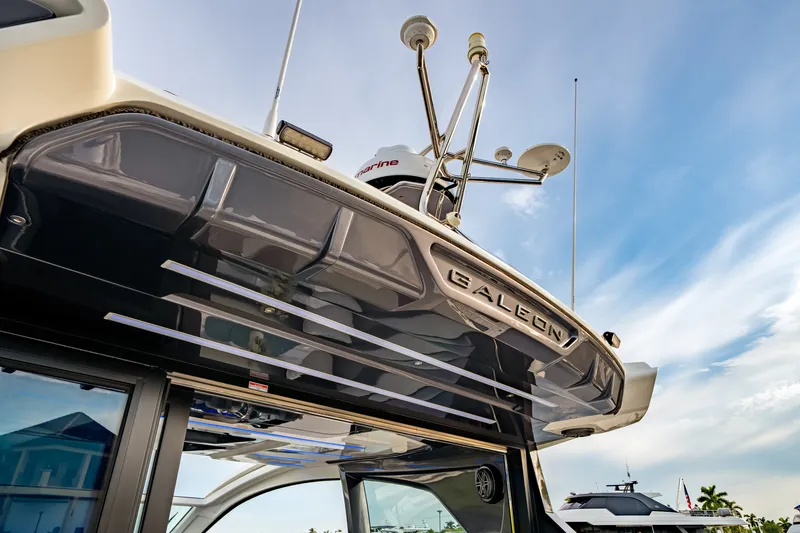 Slide: The Image of Galeon 435 GTO 2025 - 21