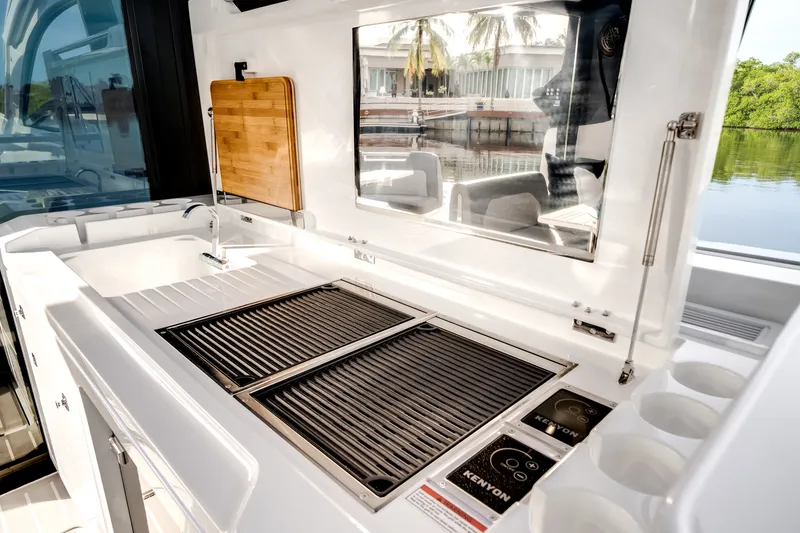 Slide: The Image of Galeon 435 GTO 2025 - 27
