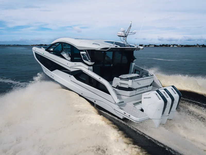 Slide: The Image of Galeon 435 GTO 2025 - 63