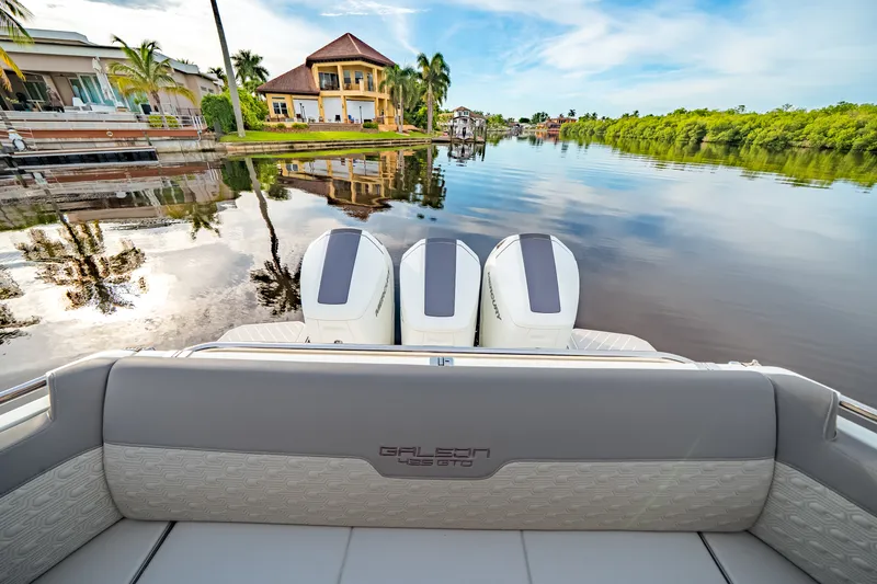 Slide: The Image of Galeon 435 GTO 2025 - 14