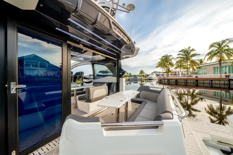 Slide: The Image of Galeon 435 GTO 2025 - 11