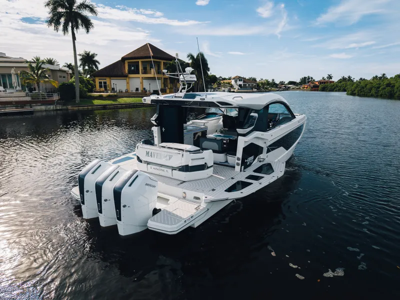 Slide: The Image of Galeon 435 GTO 2025 - 3