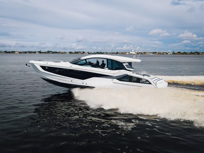 Slide: The Image of Galeon 435 GTO 2025 - 62