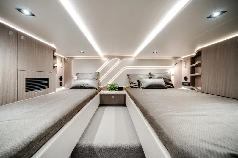 Slide: The Image of Galeon 435 GTO 2025 - 49
