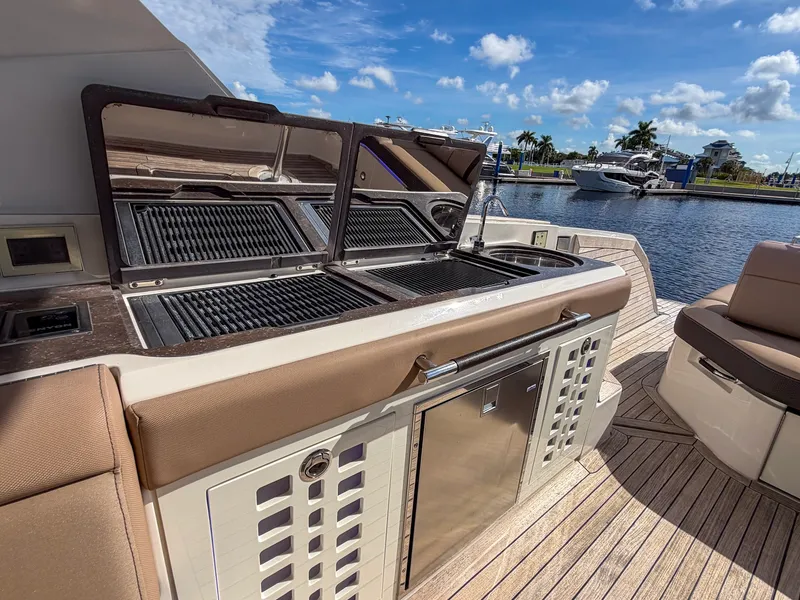 Slide: The Image of Sea Ray SLX 400 OB 2019 - 25