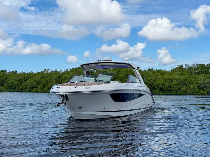 Slide: The Image of Sea Ray SLX 400 OB 2019 - 16