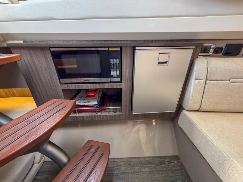 Slide: The Image of Sea Ray SLX 400 OB 2019 - 45
