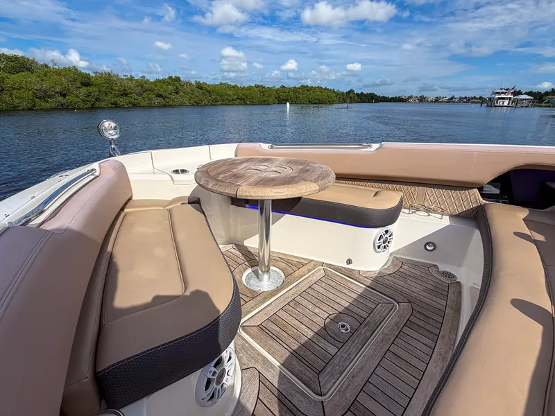 Slide: The Image of Sea Ray SLX 400 OB 2019 - 37