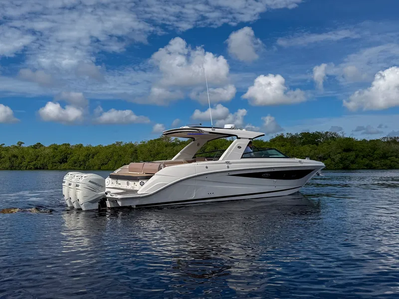 Slide: The Image of Sea Ray SLX 400 OB 2019 - 7