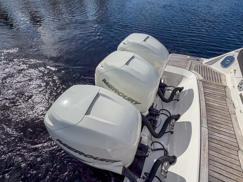 Slide: The Image of Sea Ray SLX 400 OB 2019 - 30