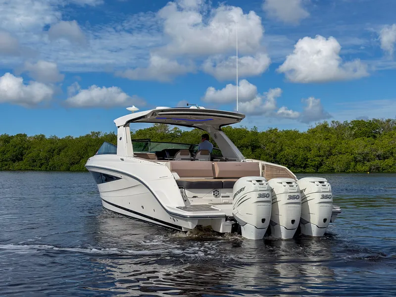 Slide: The Image of Sea Ray SLX 400 OB 2019 - 3
