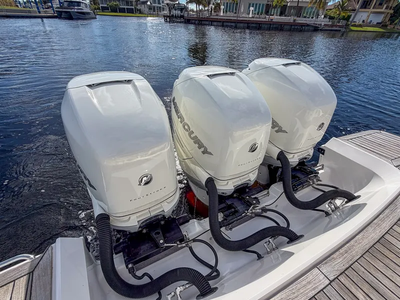 Slide: The Image of Sea Ray SLX 400 OB 2019 - 31