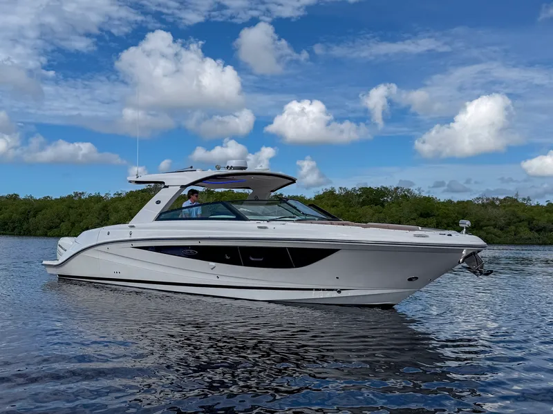 Slide: The Image of Sea Ray SLX 400 OB 2019 - 11