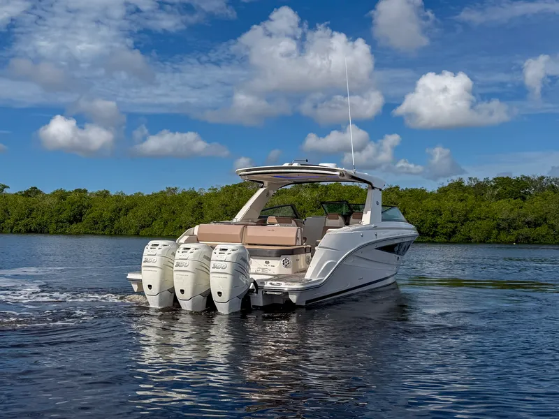 Slide: The Image of Sea Ray SLX 400 OB 2019 - 5