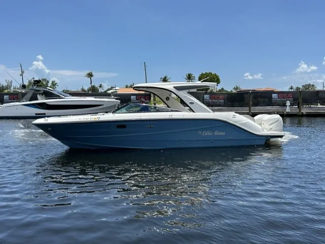 The Image of Sea Ray 310 SLX OB 2021 - 0