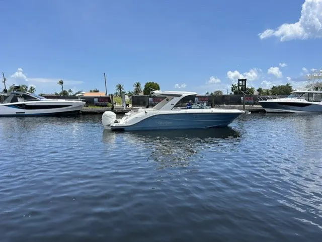 Slide: The Image of Sea Ray 310 SLX OB 2021 - 2