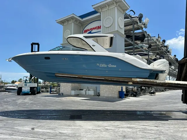 Slide: The Image of Sea Ray 310 SLX OB 2021 - 35