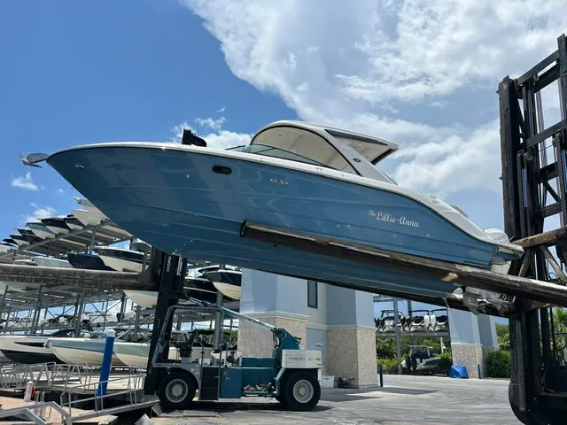 Slide: The Image of Sea Ray 310 SLX OB 2021 - 32