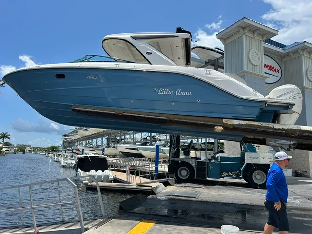 Slide: The Image of Sea Ray 310 SLX OB 2021 - 31