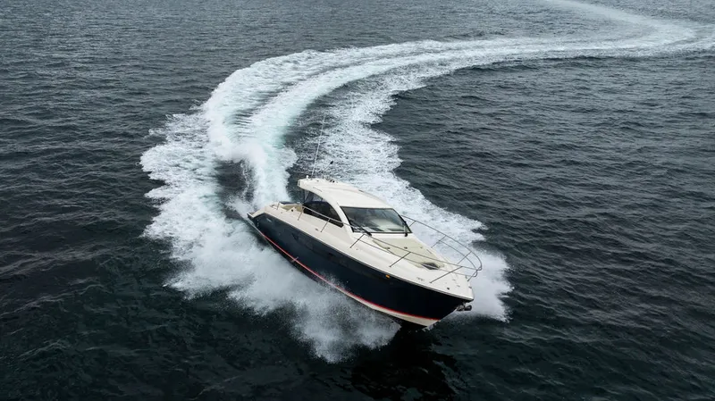 Slide: The Image of Pursuit 365I SPORT COUPE 2013 - 16