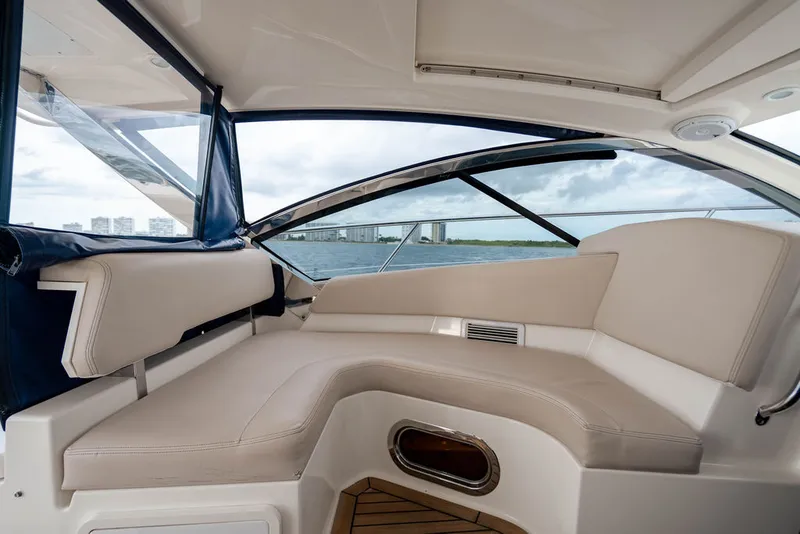 Slide: The Image of Pursuit 365I SPORT COUPE 2013 - 65
