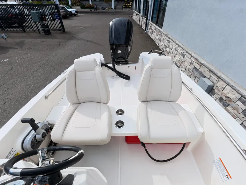 Slide: The Image of Boston Whaler 160 Super Sport 2027 - 4