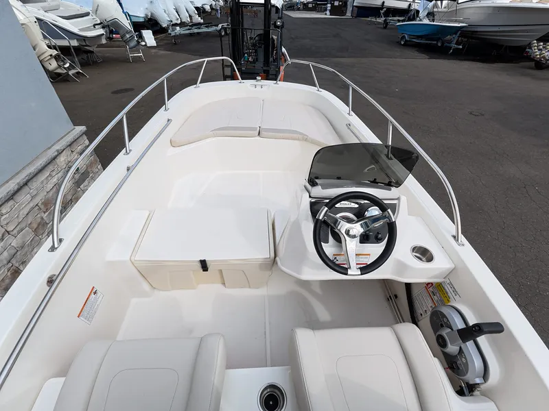 Slide: The Image of Boston Whaler 160 Super Sport 2027 - 5