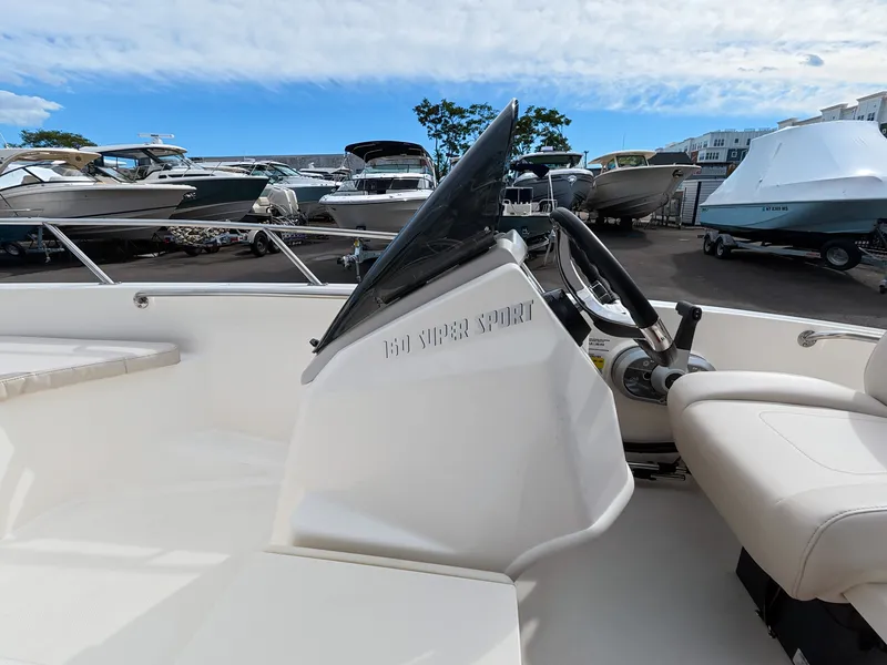 Slide: The Image of Boston Whaler 160 Super Sport 2027 - 8