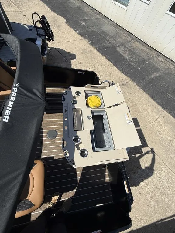 Slide: The Image of Premier 230 Sunsation Angler 2PT 2026 - 14
