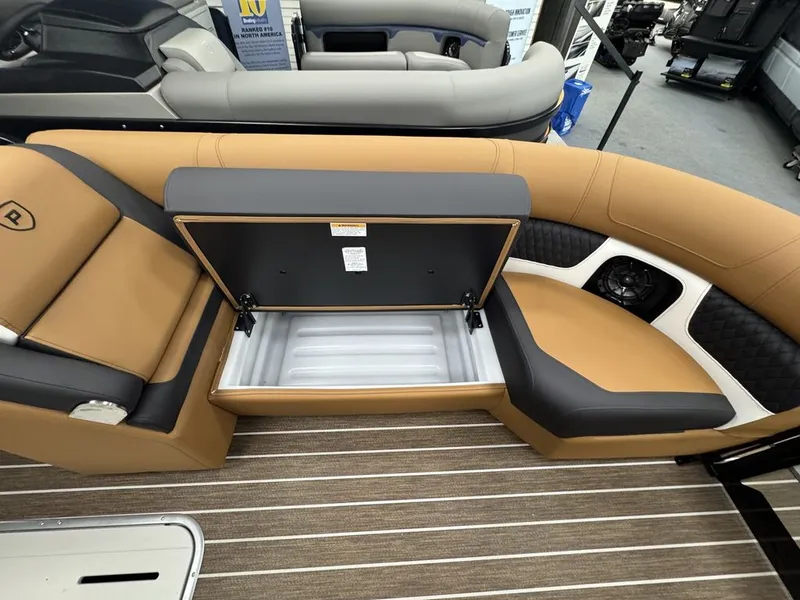 Slide: The Image of Premier 230 Solaris RF CL 2026 - 16