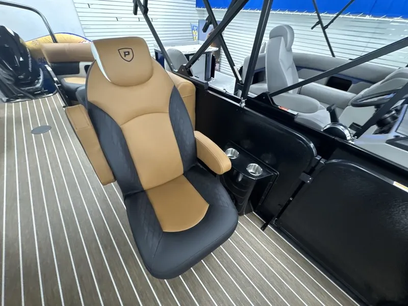 Slide: The Image of Premier 230 Solaris RF CL 2026 - 22