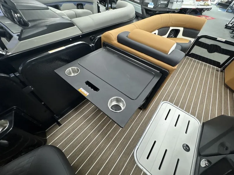 Slide: The Image of Premier 230 Solaris RF CL 2026 - 25