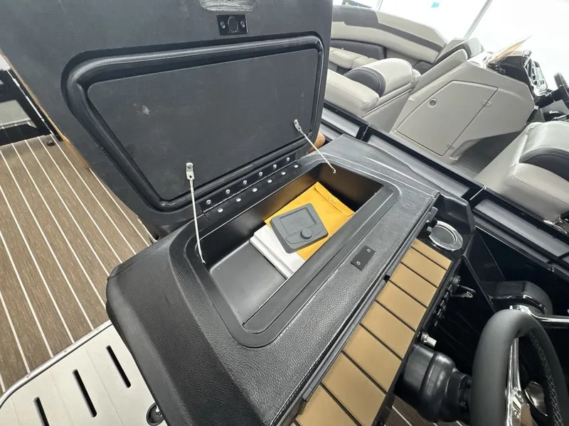 Slide: The Image of Premier 230 Solaris RF CL 2026 - 30