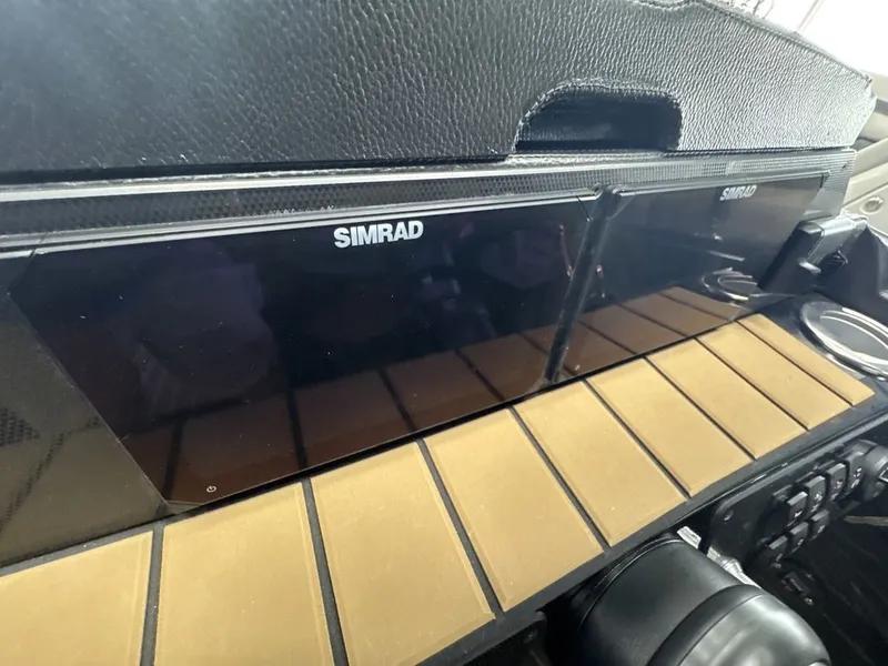 Slide: The Image of Premier 230 Solaris RF CL 2026 - 32