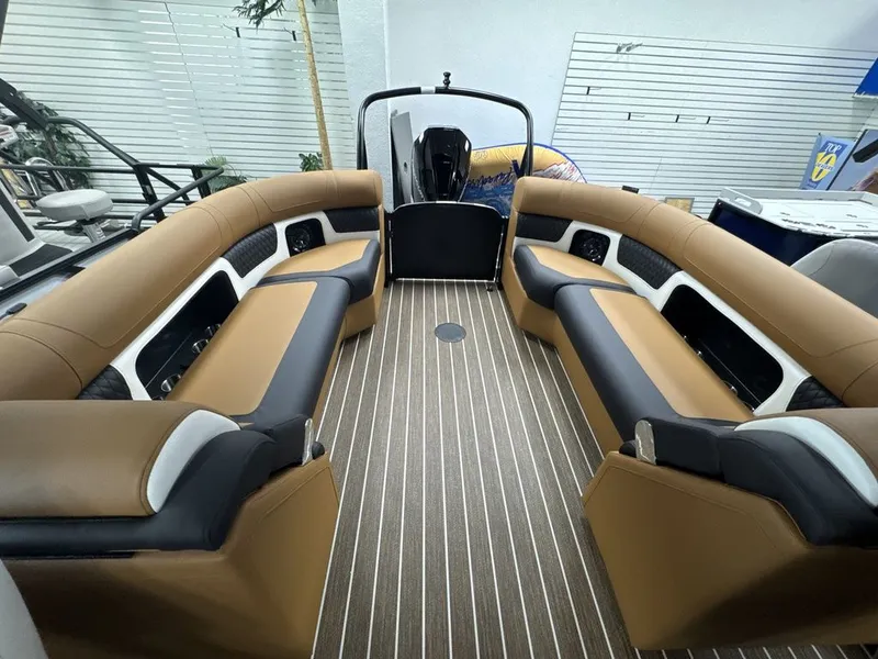 Slide: The Image of Premier 230 Solaris RF CL 2026 - 35