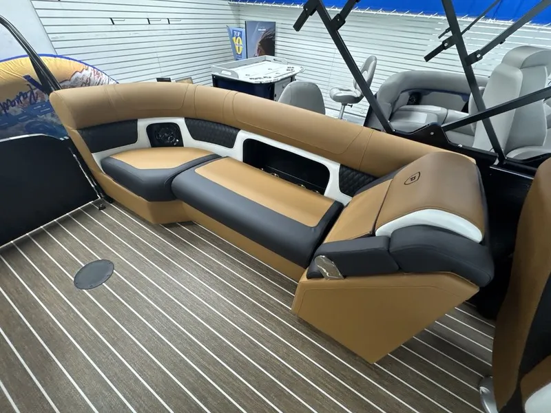 Slide: The Image of Premier 230 Solaris RF CL 2026 - 36