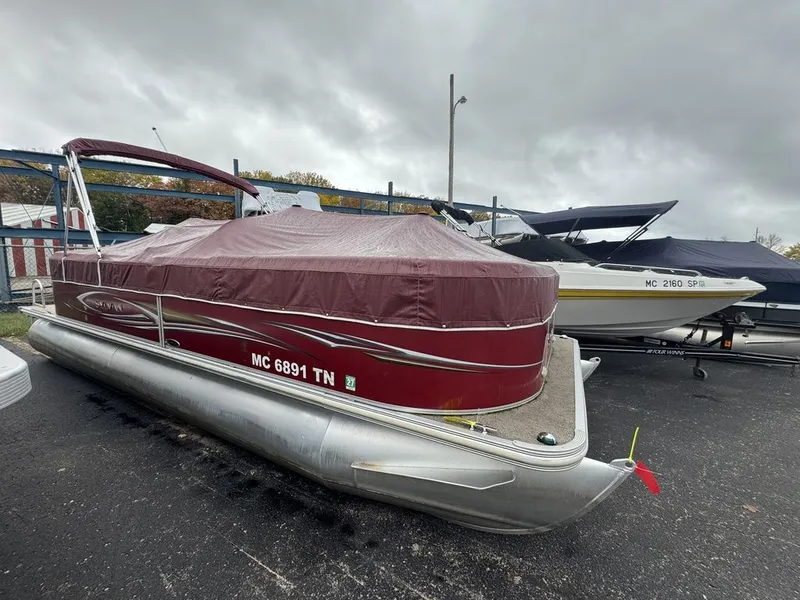 Slide: The Image of Sylvan 8522 LE LZ 2013 - 2